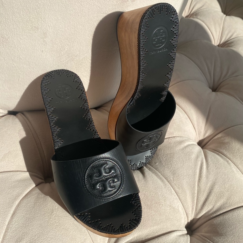 BRAND NEW Tory Burch wood and leather platform✨